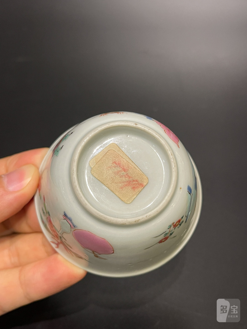 清雍正 粉彩三娘教子图杯 - 图9